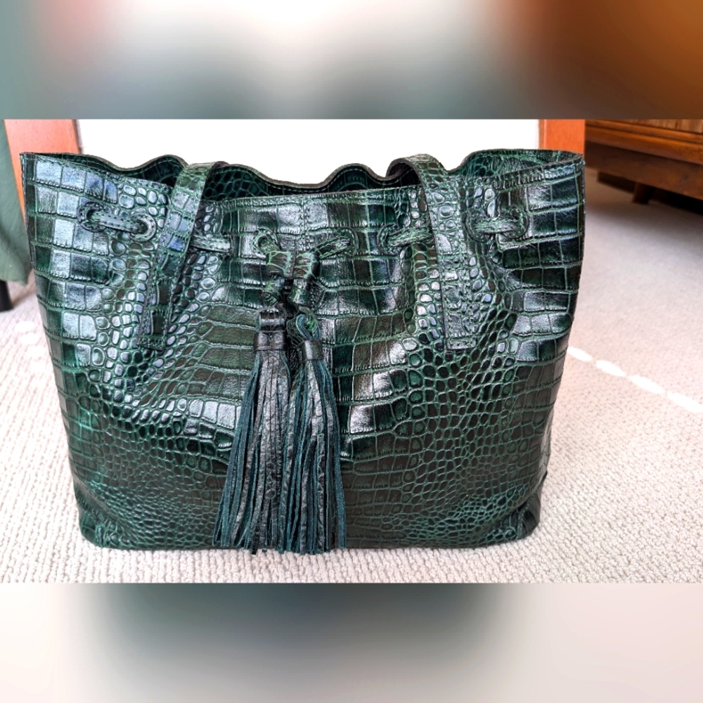Green leather Patricia Nash tote